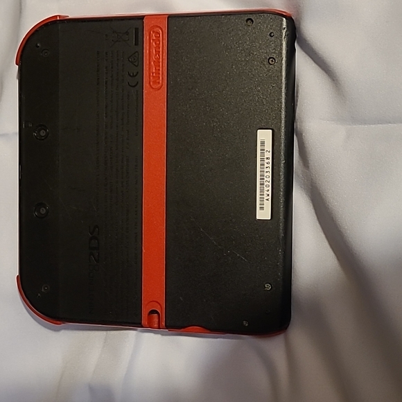 Nintendo 2ds - Picture 2 of 7